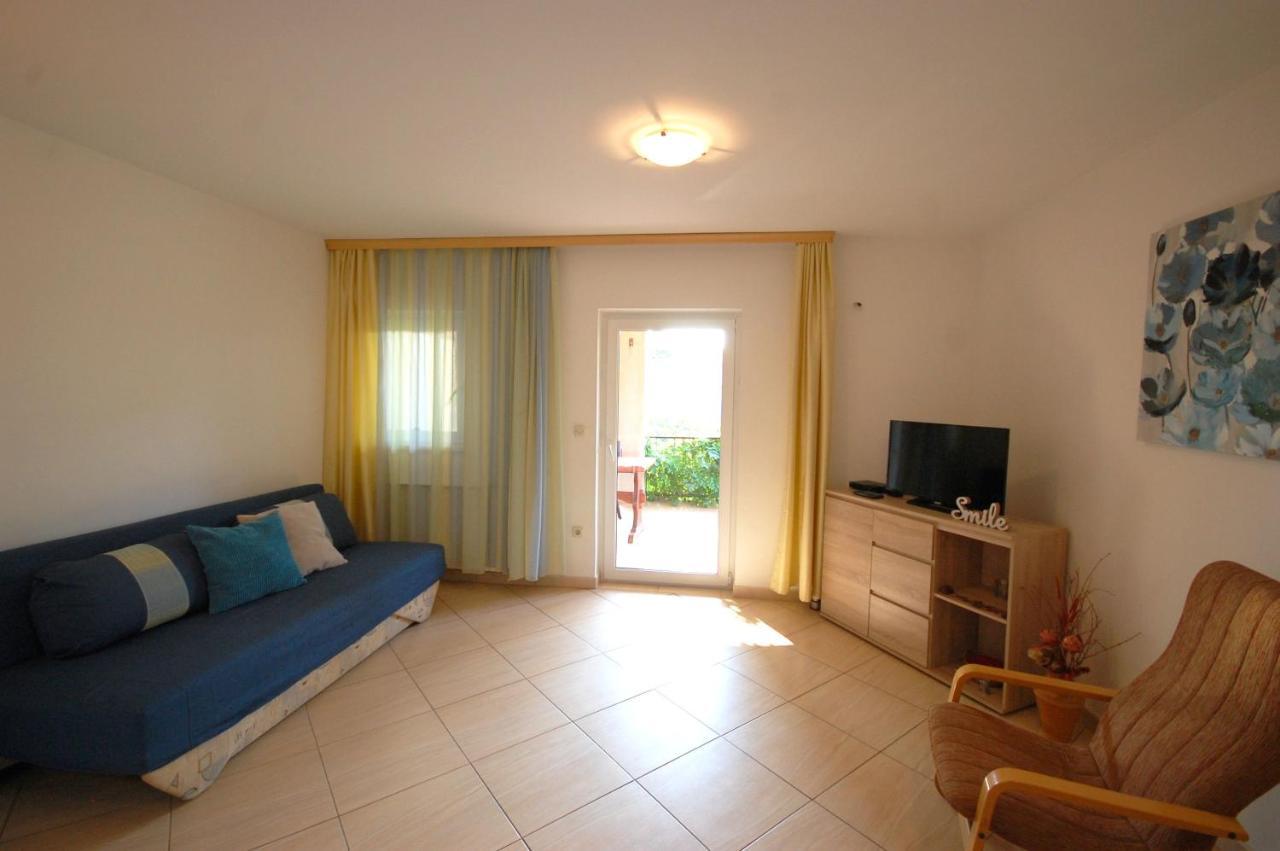 Apartment Jelka Malinska Ngoại thất bức ảnh