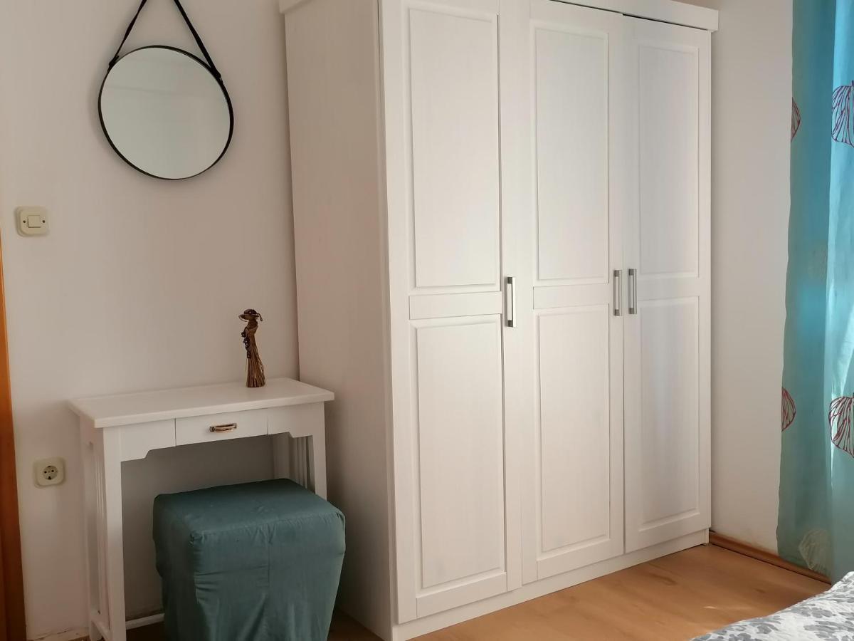 Apartment Jelka Malinska Ngoại thất bức ảnh