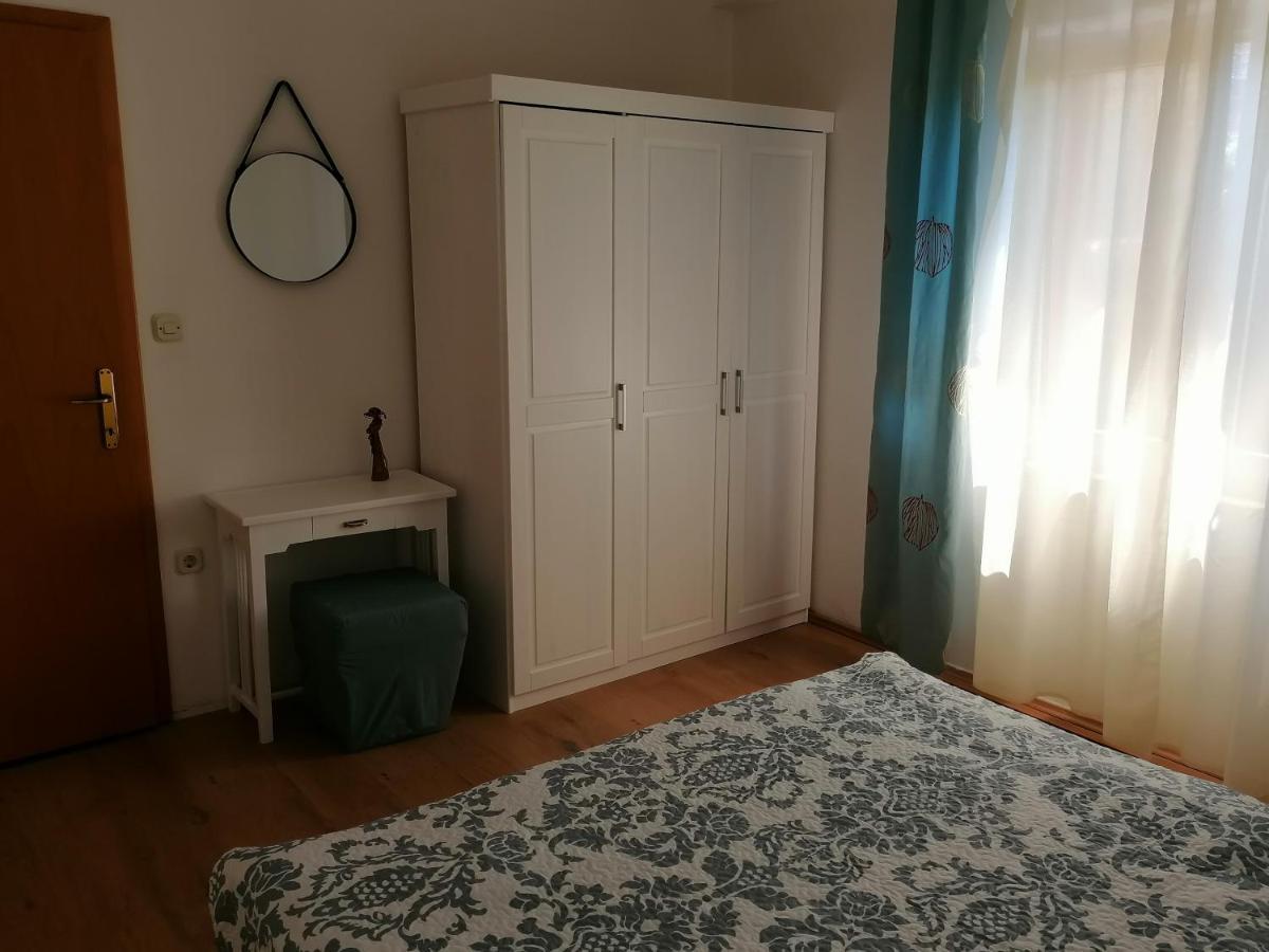 Apartment Jelka Malinska Ngoại thất bức ảnh