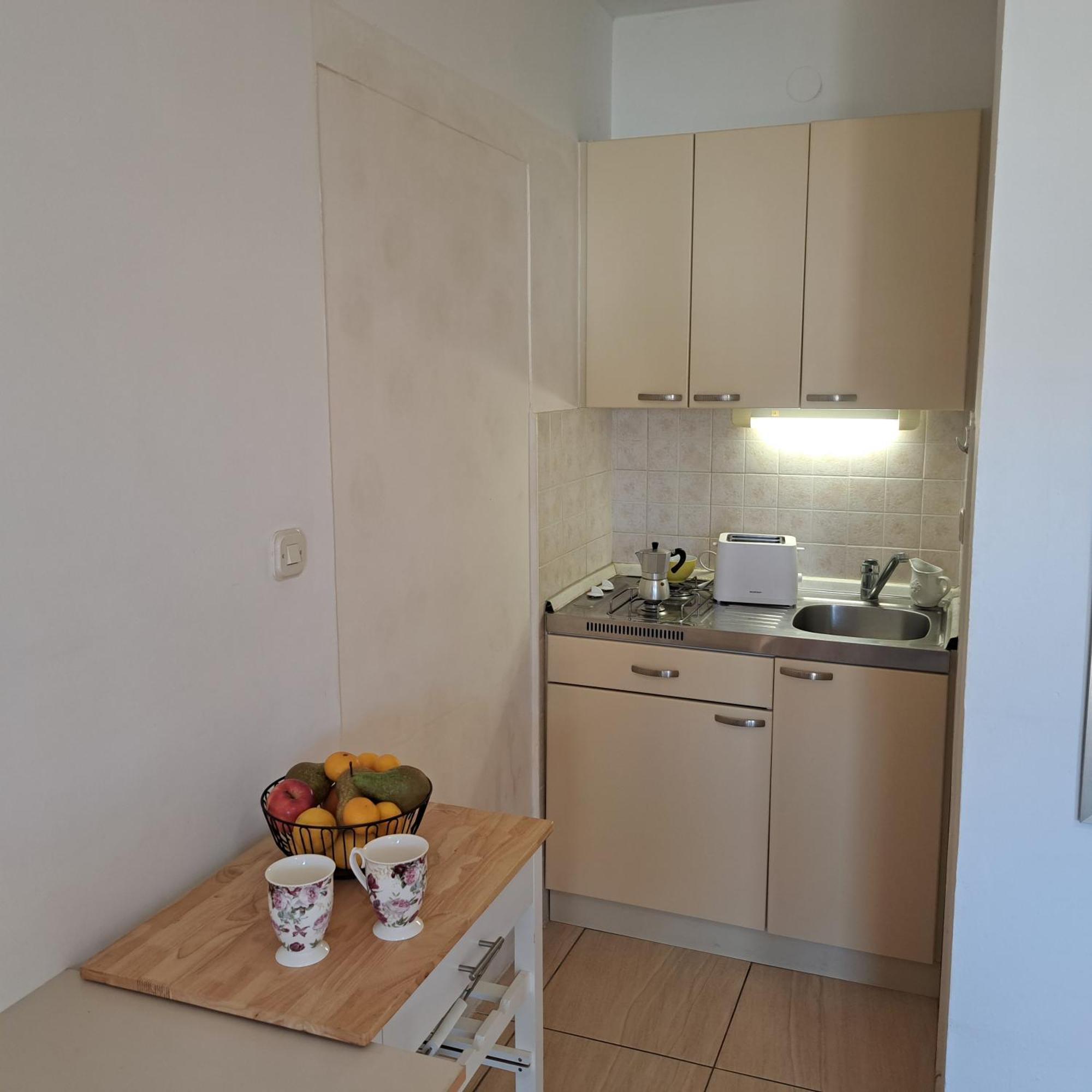 Apartment Jelka Malinska Ngoại thất bức ảnh