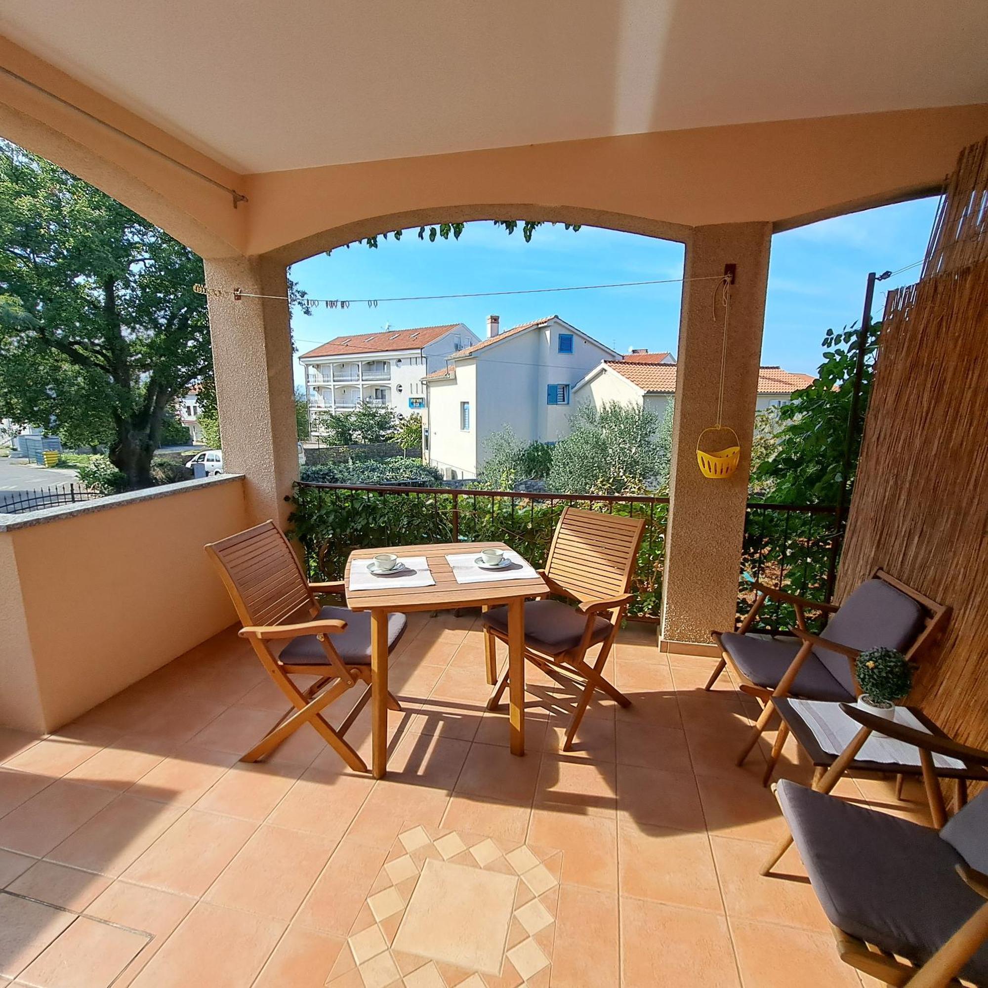 Apartment Jelka Malinska Ngoại thất bức ảnh